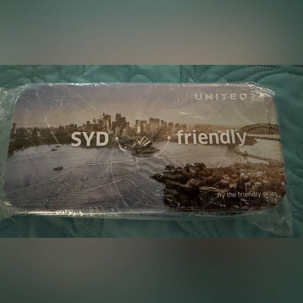 United Airline Rare Sydney Destination Amenity Collectors Tin!